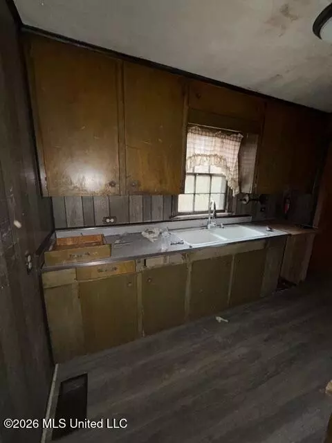 Kitchen - 2161 W Mcdowell Rd, Jackson, MS 39204 photo 1 of 1