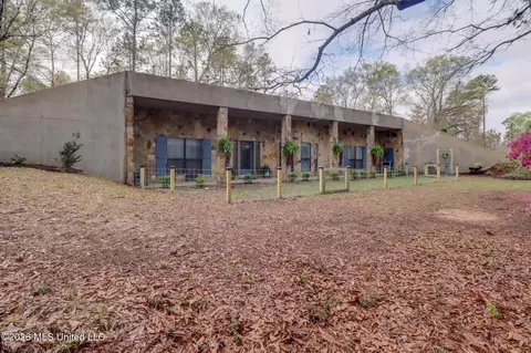 65 Gartman Rd, Perkinston, MS 39573