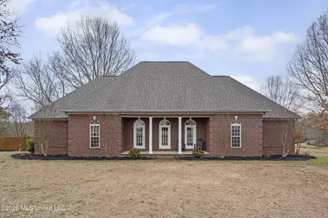 769 Golden Pond Cir, Coldwater, MS 38618
