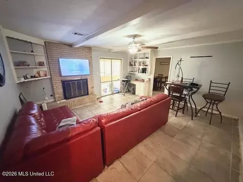 1455 Wooddell Dr, Jackson, MS 39212