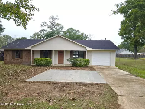 409 Lehmberg Rd, Columbus, MS 39702