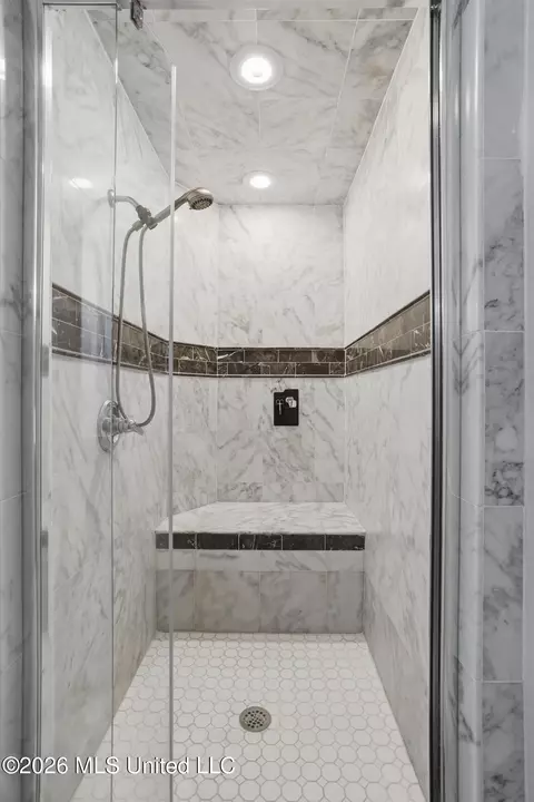 Bath - 4040 N State St, Jackson, MS 39206 photo 2 of 3