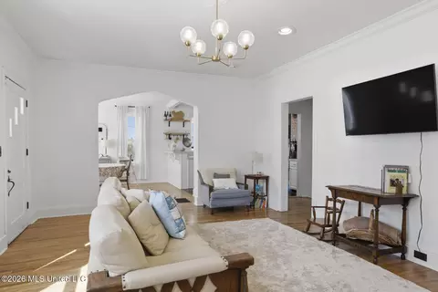 Living - 4040 N State St, Jackson, MS 39206 photo 1 of 2