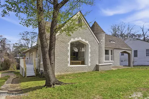 Exterior - 4040 N State St, Jackson, MS 39206 photo 2 of 4