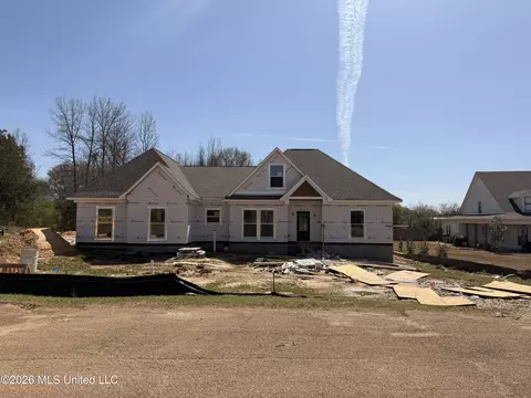 111 Carolina Cir, Senatobia, MS 38668