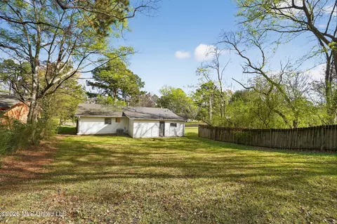 Exterior - 5770 Queen Mary Ln, Jackson, MS 39209 photo 2 of 4