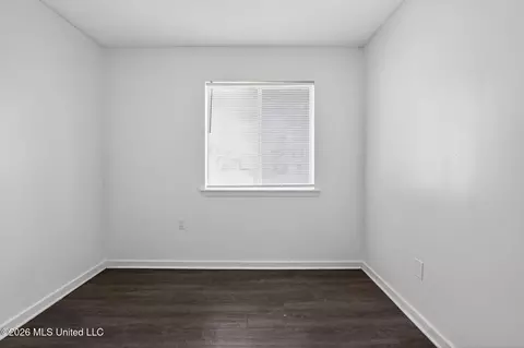 Bedroom - 5770 Queen Mary Ln, Jackson, MS 39209 photo 5 of 13