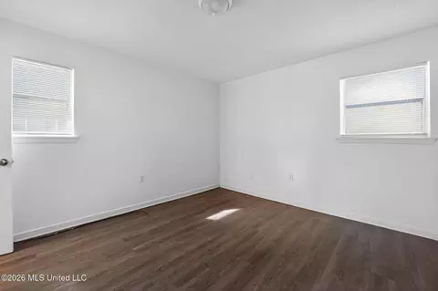 Bedroom - 5770 Queen Mary Ln, Jackson, MS 39209 photo 2 of 13