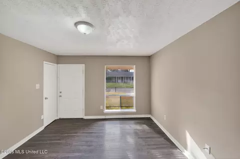 Living - 117 James Monroe Pl, Jackson, MS 39213 photo 3 of 3