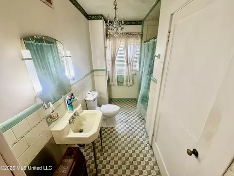 Bath - 405 Preston St, Benoit, MS 38725 photo 5 of 5