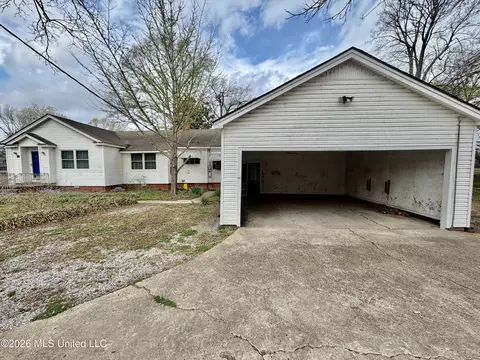 Exterior - 405 Preston St, Benoit, MS 38725 photo 3 of 6