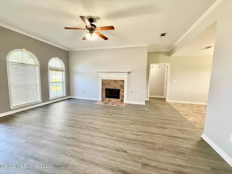 Living - 500 Ridgeway Dr, Brandon, MS 39047 photo 1 of 3