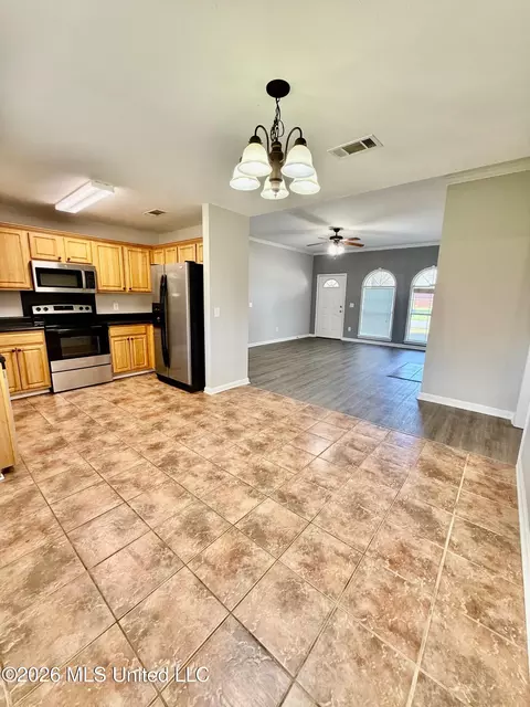 Kitchen - 500 Ridgeway Dr, Brandon, MS 39047 photo 2 of 2