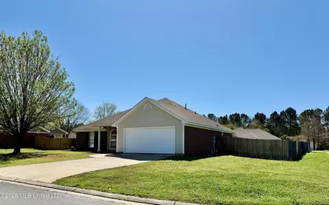 Exterior - 500 Ridgeway Dr, Brandon, MS 39047 photo 3 of 4