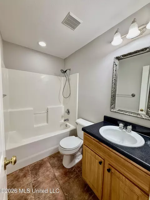 Bath - 500 Ridgeway Dr, Brandon, MS 39047 photo 3 of 3