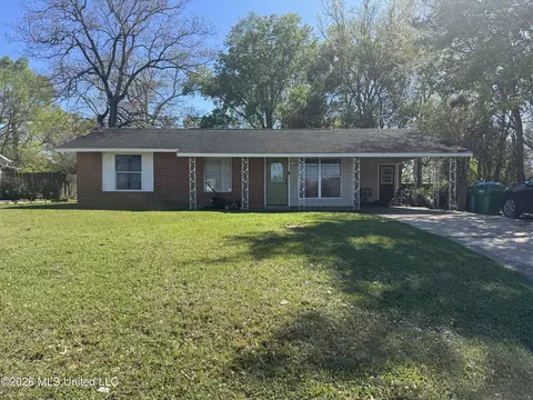 113 Fore St, Gulfport, MS 39503