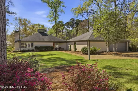 4 Fern Cv, Flowood, MS 39232