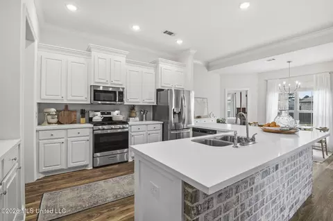 Kitchen - 170 Chartleigh Cir, Canton, MS 39046 photo 4 of 4
