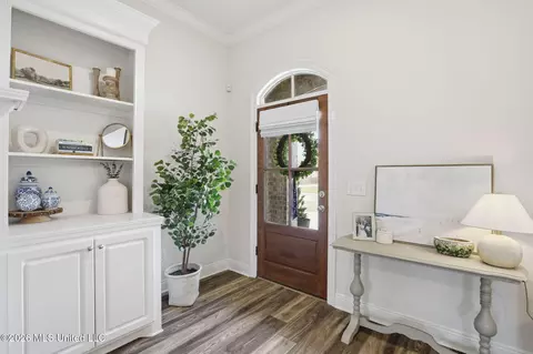 Entry Way - 170 Chartleigh Cir, Canton, MS 39046 photo 2 of 3