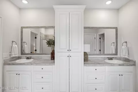 Bath - 170 Chartleigh Cir, Canton, MS 39046 photo 2 of 3