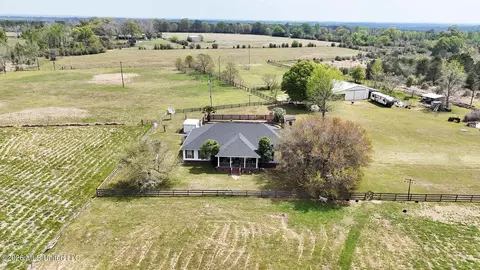 1133 Hancock Rd, Lucedale, MS 39452