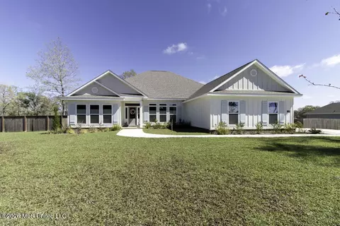 19160 Harrington Cir, Biloxi, MS 39532