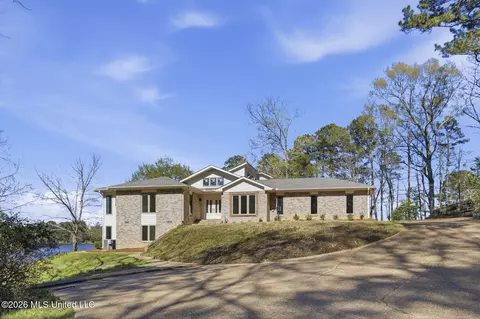 545 Pawnee Way, Madison, MS 39110