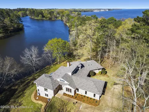 545 Pawnee Way, Madison, MS 39110 photo 2