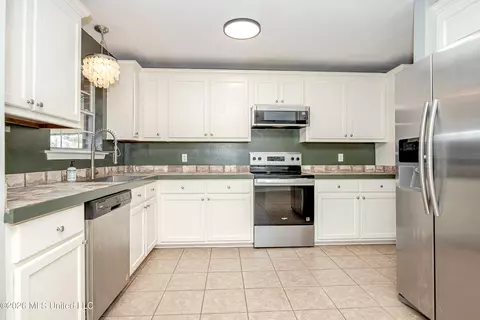 Kitchen - 21455 Edgewood Dr, Saucier, MS 39574 photo 1 of 5