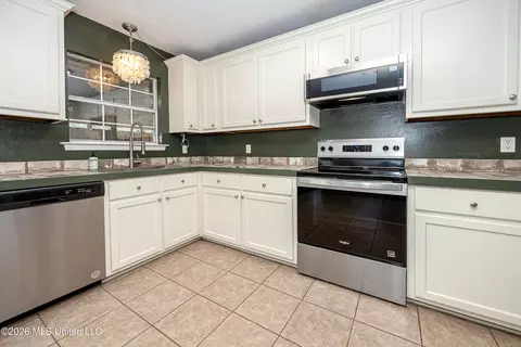 Kitchen - 21455 Edgewood Dr, Saucier, MS 39574 photo 2 of 5