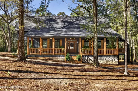 445 Live Oak Dr, Lucedale, MS 39452