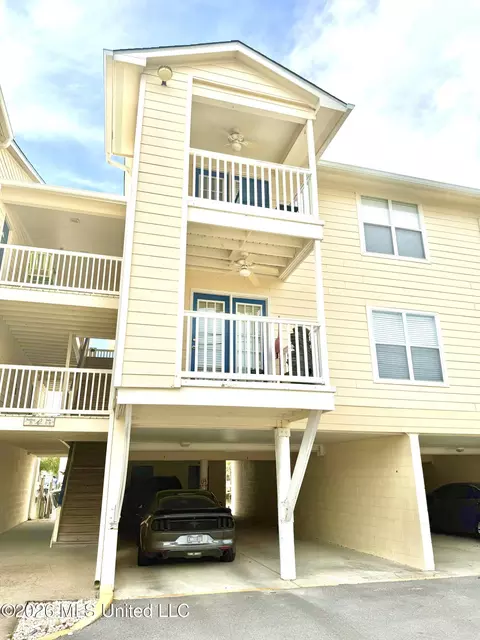 2421 Beachview Dr #B5, Ocean Springs, MS 39564