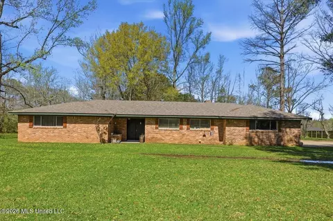 1802 Old Highway 80, Forest, MS 39074
