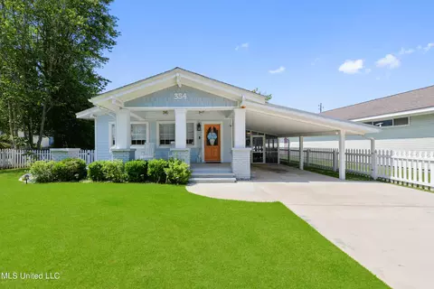 354 Main St, Bay Saint Louis, MS 39520