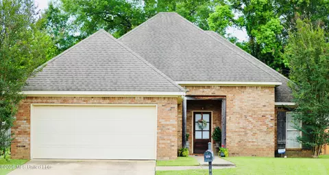 104 Silver Ridge Ln, Pearl, MS 39208