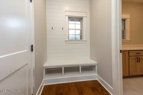 Entry Way - 1694 Bakersfield Way, Nesbit, MS 38651 photo 2 of 2