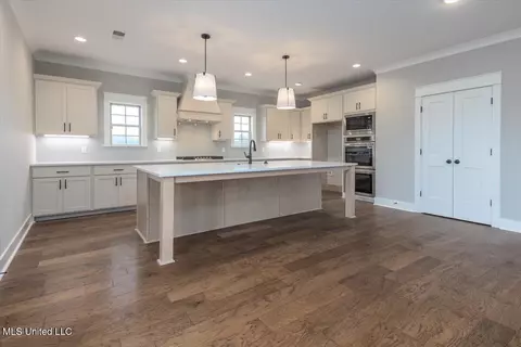 Kitchen - 1694 Bakersfield Way, Nesbit, MS 38651 photo 1 of 3