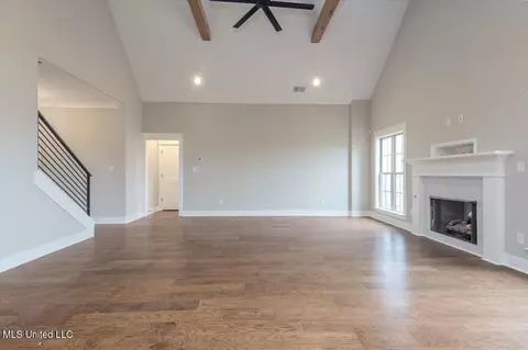 Living - 1694 Bakersfield Way, Nesbit, MS 38651 photo 2 of 5