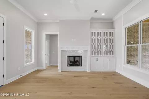Living - 364 Aurora Cir, Canton, MS 39046 photo 3 of 4