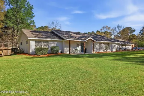 701 Mangum Ave, Mendenhall, MS 39114