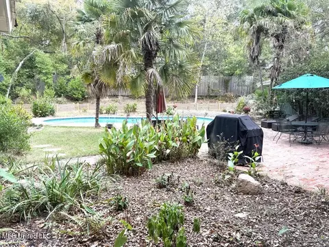 Exterior - 102 Dana Rd, Natchez, MS 39120 photo 13 of 15