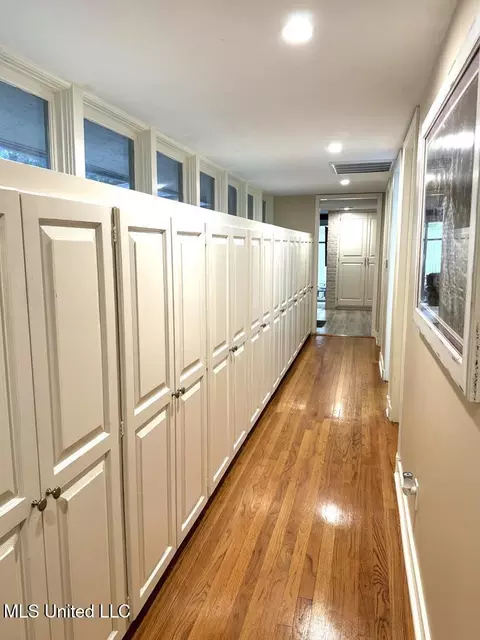 Entry Way - 102 Dana Rd, Natchez, MS 39120 photo 2 of 4