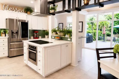 Kitchen - 102 Dana Rd, Natchez, MS 39120 photo 4 of 7