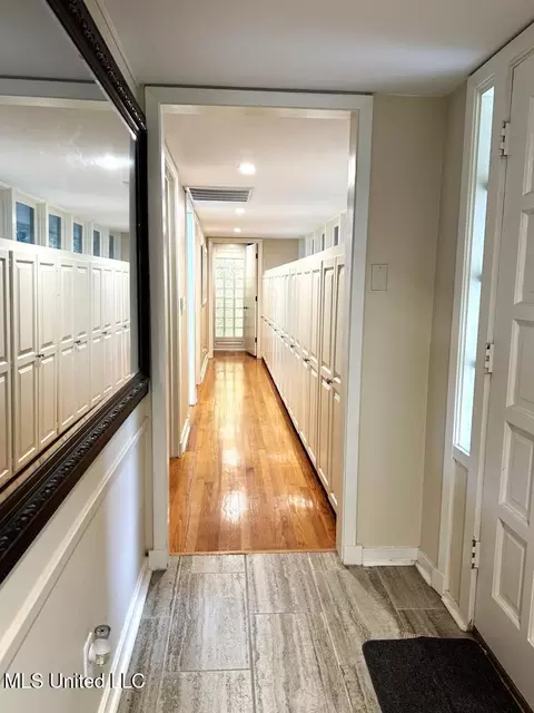 Entry Way - 102 Dana Rd, Natchez, MS 39120 photo 1 of 4