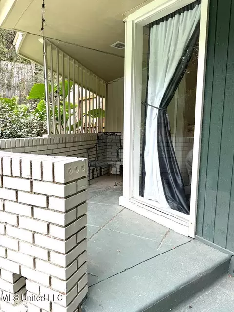 Exterior - 102 Dana Rd, Natchez, MS 39120 photo 9 of 15