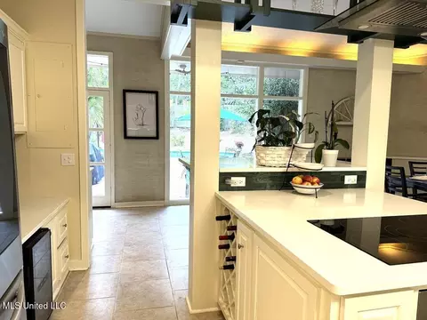 Kitchen - 102 Dana Rd, Natchez, MS 39120 photo 10 of 11