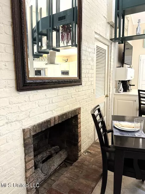 Dining - 102 Dana Rd, Natchez, MS 39120 photo 3 of 4