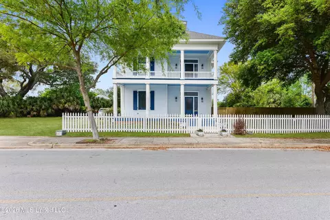 620 Howard Ave, Biloxi, MS 39530