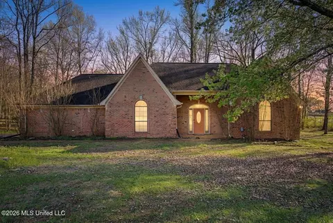 9035 Cedar Creek Dr, Olive Branch, MS 38654