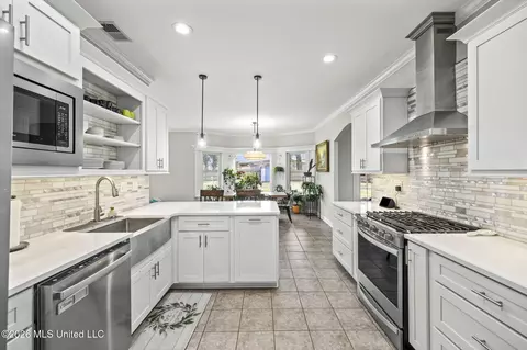 Kitchen - 1735 Keenlan Dr, Hernando, MS 38632 photo 1 of 3